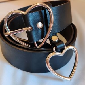 Black heart charm belt in silver